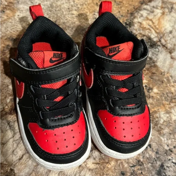 Nike Court Borough Low 2 in black/red/white - Picture 4 of 5